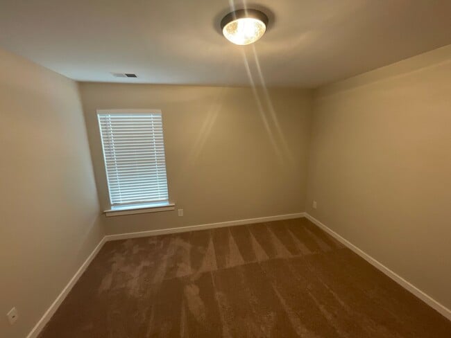 Building Photo - Home for Rent in Oak Grove, AL!! Available to View Now!!!