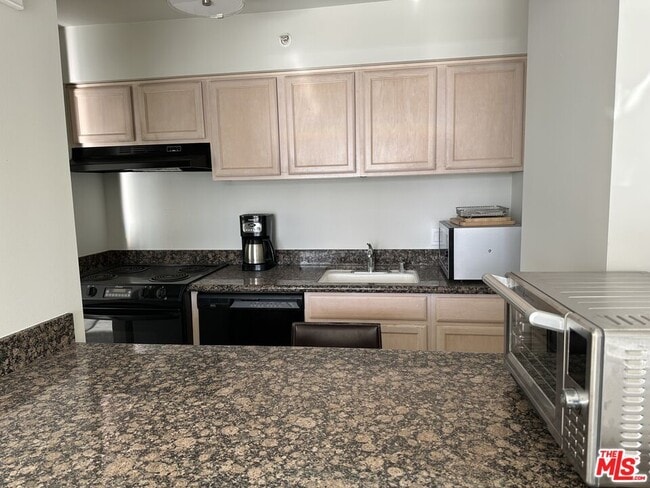 Building Photo - 201 Ocean Ave