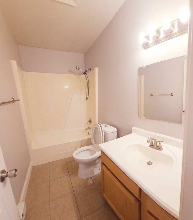 Building Photo - 940 Piper Rd