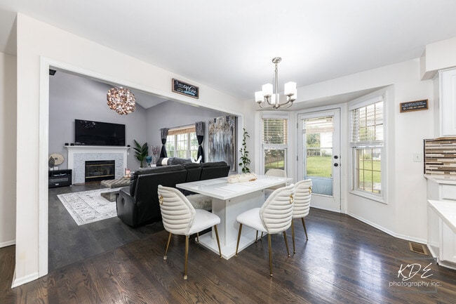 Building Photo - 3730 Baybrook Dr