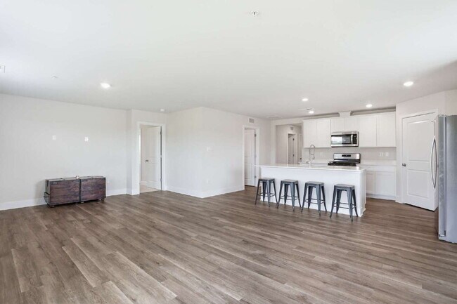 Building Photo - Welcome Home to This Beautiful 4-Bedroom Ranch-Style Gem