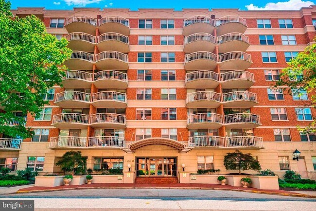 Building Photo - 1200 Braddock Pl