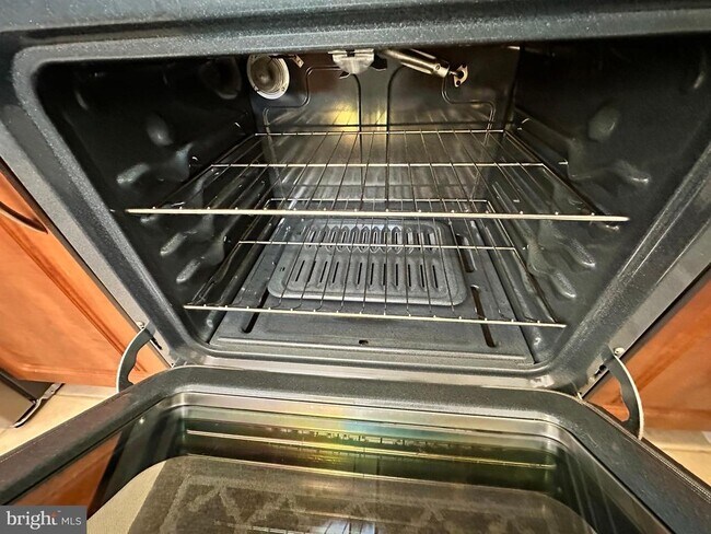 Building Photo - 12901 Centre Park Cir