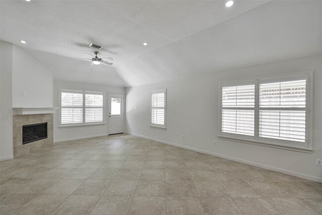 Building Photo - 27077 Crown Chase Dr