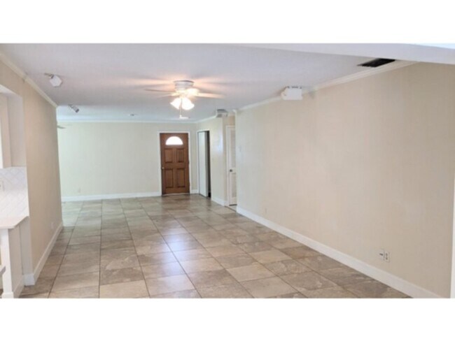 Building Photo - Spacious Pool Home Available Now!!