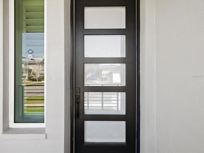 Building Photo - 5002 W Idaho St