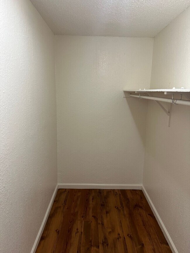 Building Photo - SE Desert Inn and Eastern!! Townhouse with 2 parking Spaces!! Recent Remodel!!