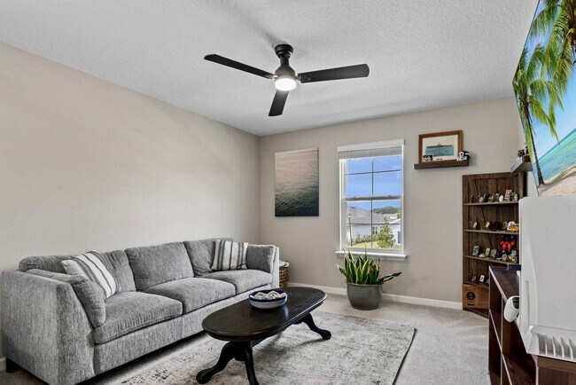 Building Photo - Gorgeous 4/ 2.5 Home in the Beautiful Lake Asbury Area of Clay County! $2,550.00