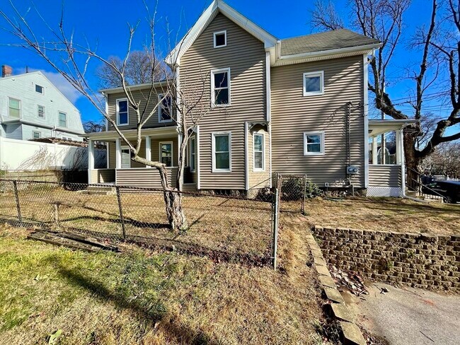 Building Photo - 29 Bicknell St