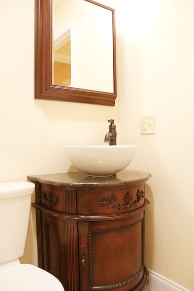 Building Photo - 48 N Champlain St