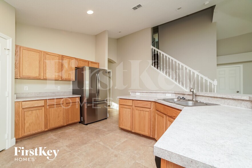 Building Photo - 2630 Sunningdale Dr