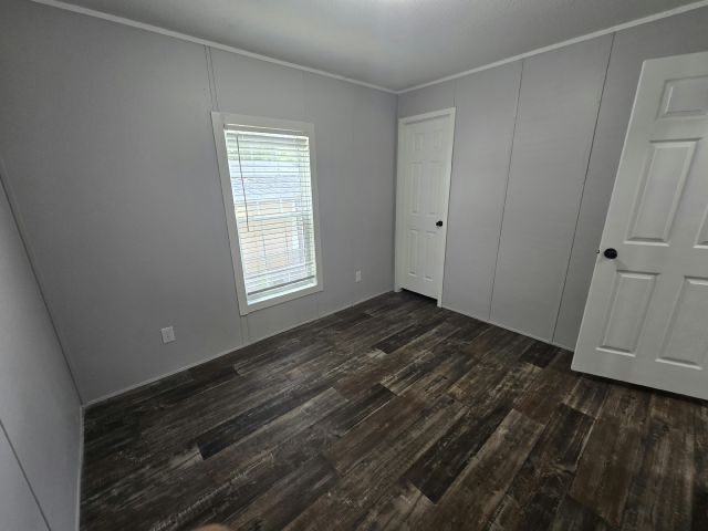 Building Photo - 1400 Banana Rd