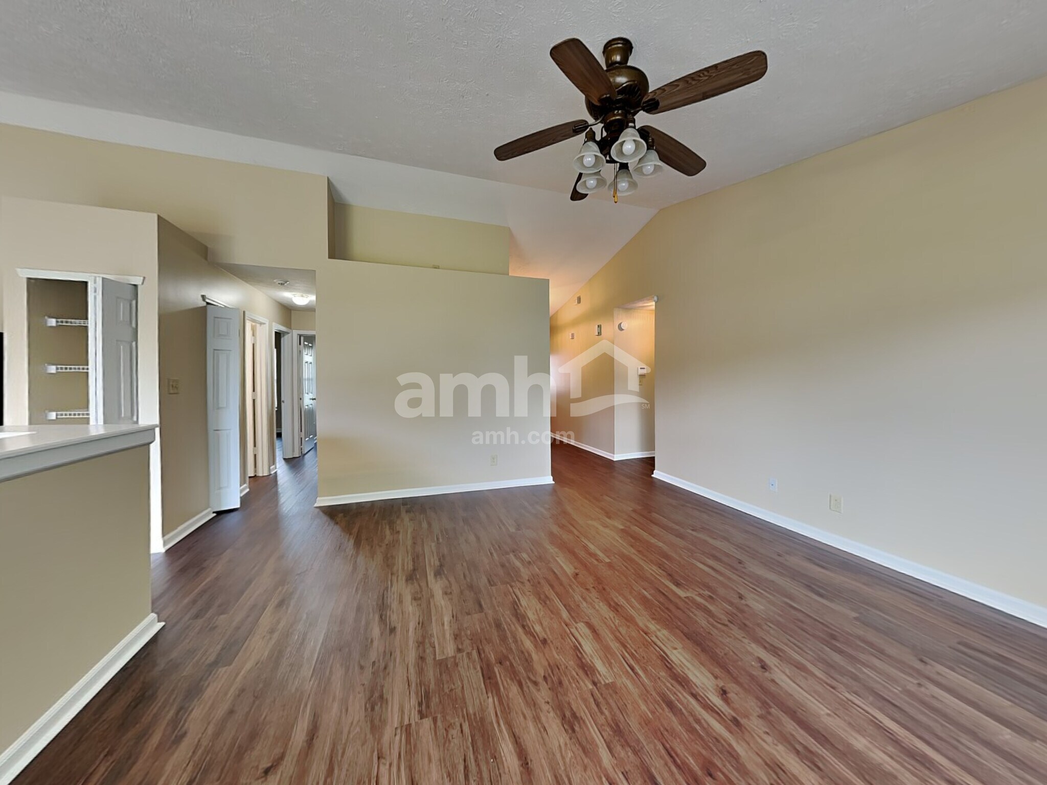 Building Photo - 7864 Fox Glen Dr