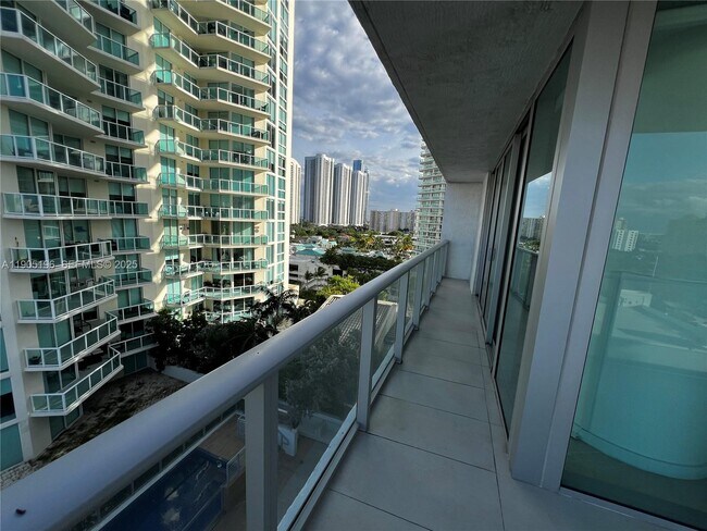Building Photo - 300 Sunny Isles Blvd