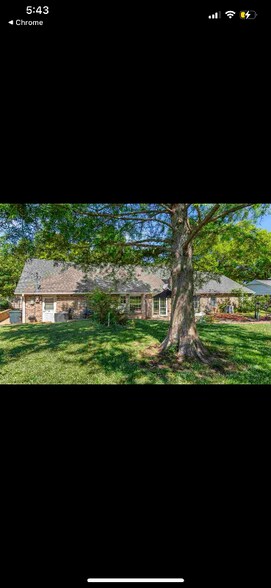Building Photo - 2205 Cardinal Rd