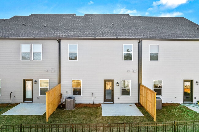 Building Photo - 714 Rhone St