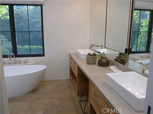 Building Photo - 1094 Acanto Pl