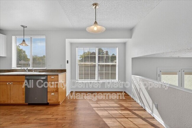 Building Photo - 306 Mulberry Cir