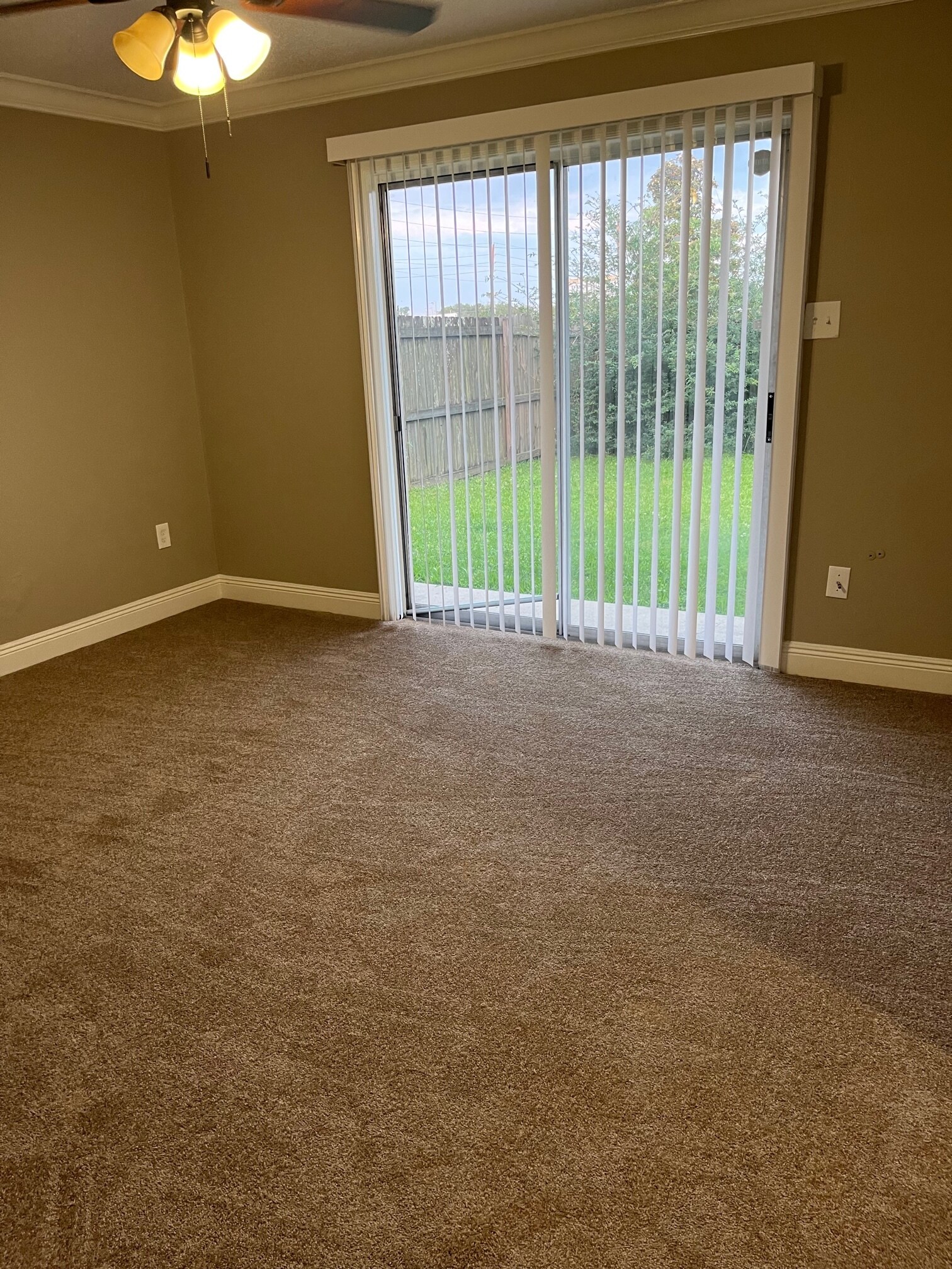 Building Photo - 6146 Parkcrest Ct
