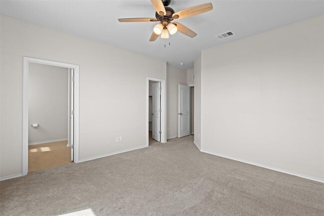 Building Photo - 133 Carlina Lp