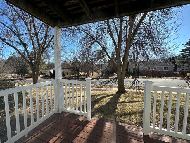 Building Photo - 921 Harbor House Dr