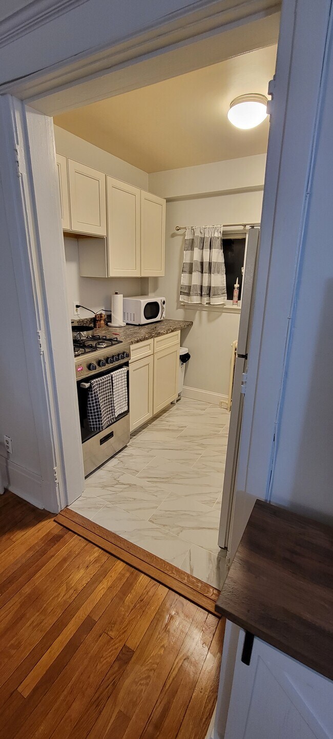 Building Photo - 540 Myrtle Ave