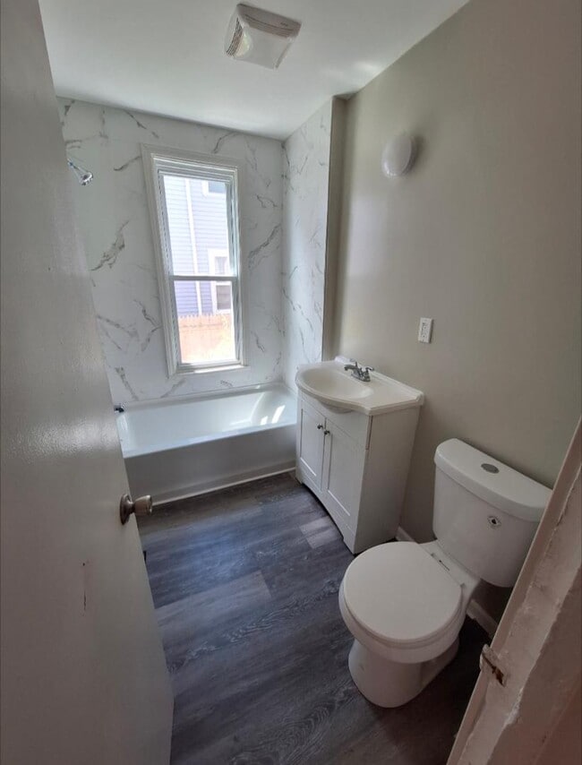 Building Photo - 366 Liberty St