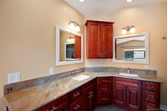 Building Photo - 4 Bed/2.5 Bath Home in Poway. Open Floor Plan, AC/Heat, W/D + Laundry Room and 3 Car Garage!