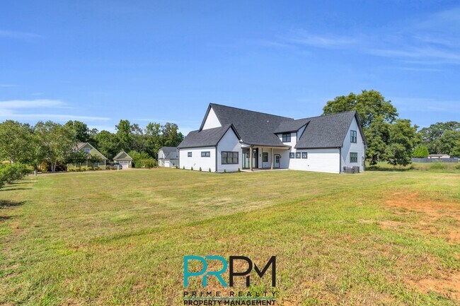 Building Photo - 938 Benchmark Dr