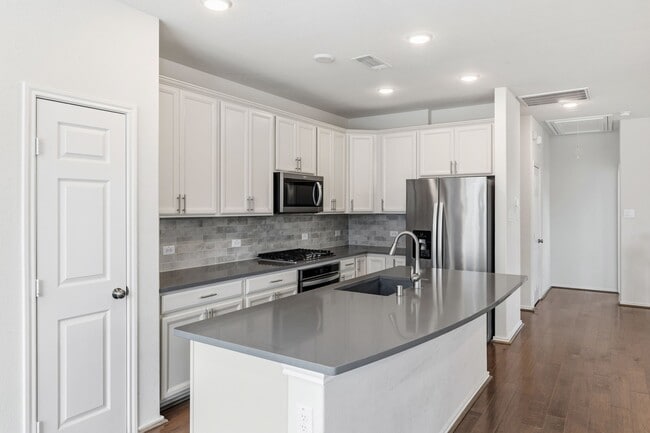 Building Photo - 3104 Roseland Terrace Ln