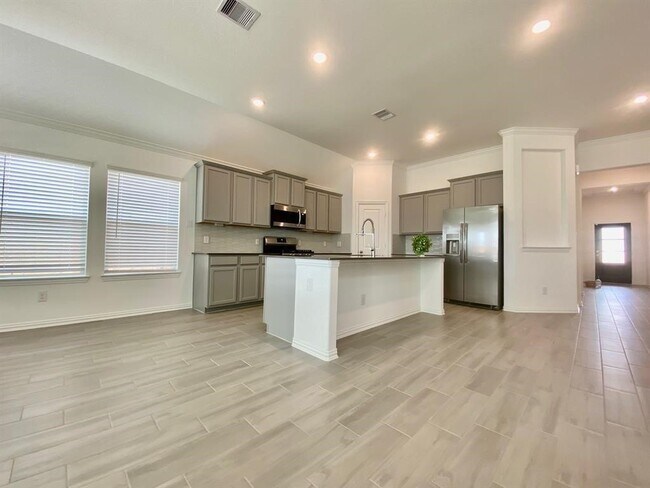 Building Photo - 8710 Morning Glow Dr