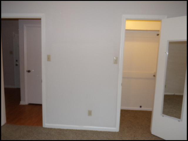 Building Photo - 16 Woodlore Cir