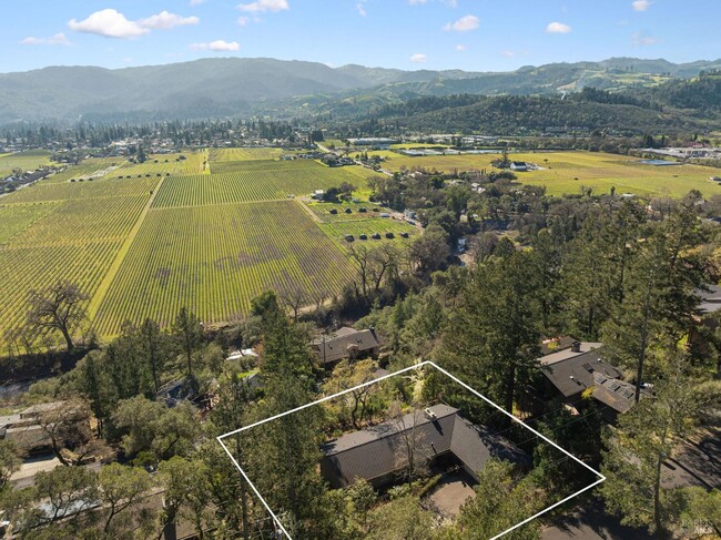 Building Photo - 121 Knoll Pl