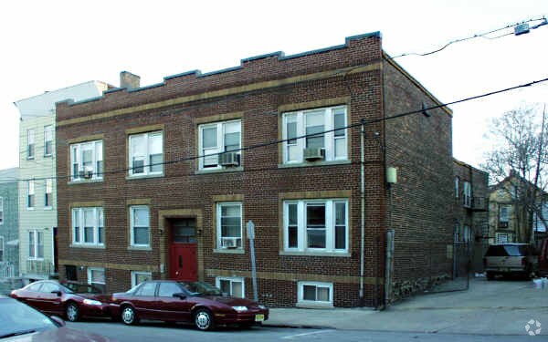 Building Photo - 1108 7th St