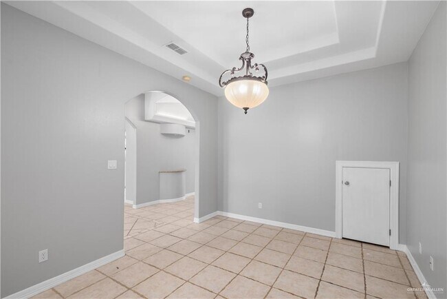 Building Photo - 1509 Maltese St