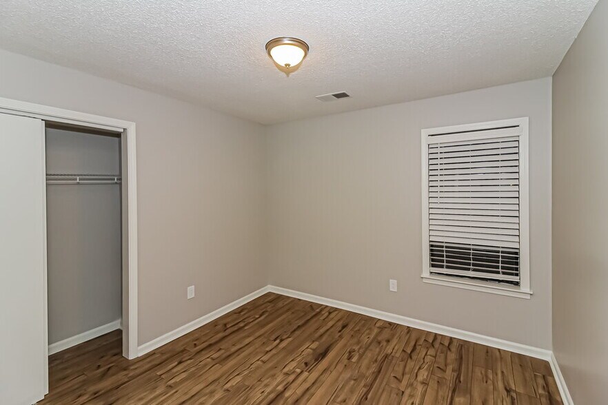 Building Photo - 938 Pheasant Hollow Dr