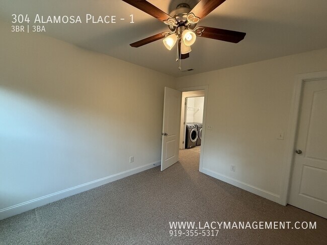 Building Photo - 304 Alamosa Pl