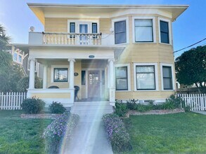 Building Photo - 3RD AVE.