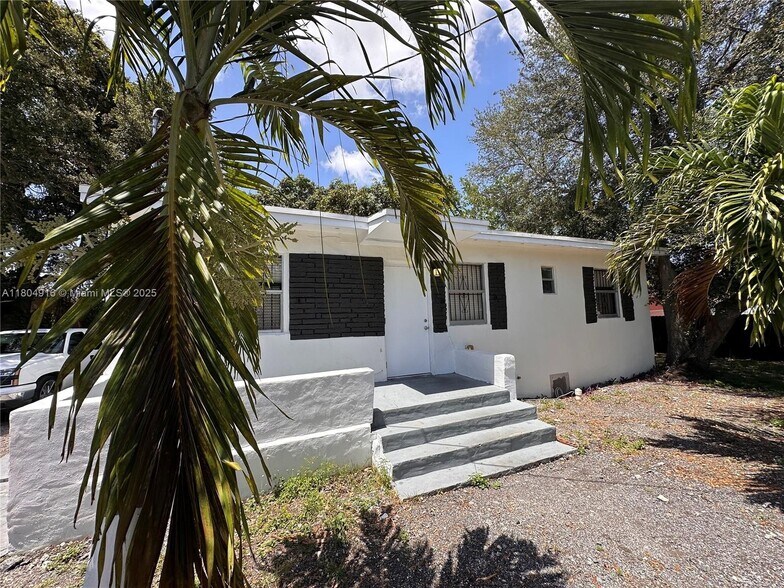 Building Photo - 2335 NW 43rd St