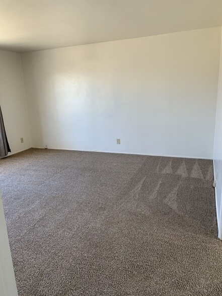 Building Photo - 115 N D St