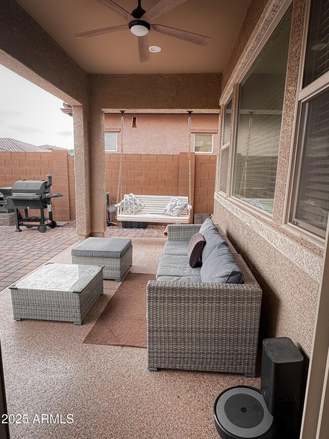 Building Photo - 2516 E King Bird Dr