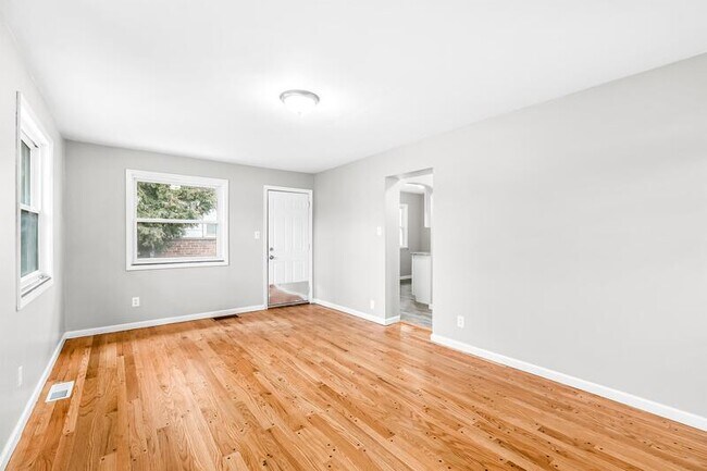 Building Photo - 17302 Sumner