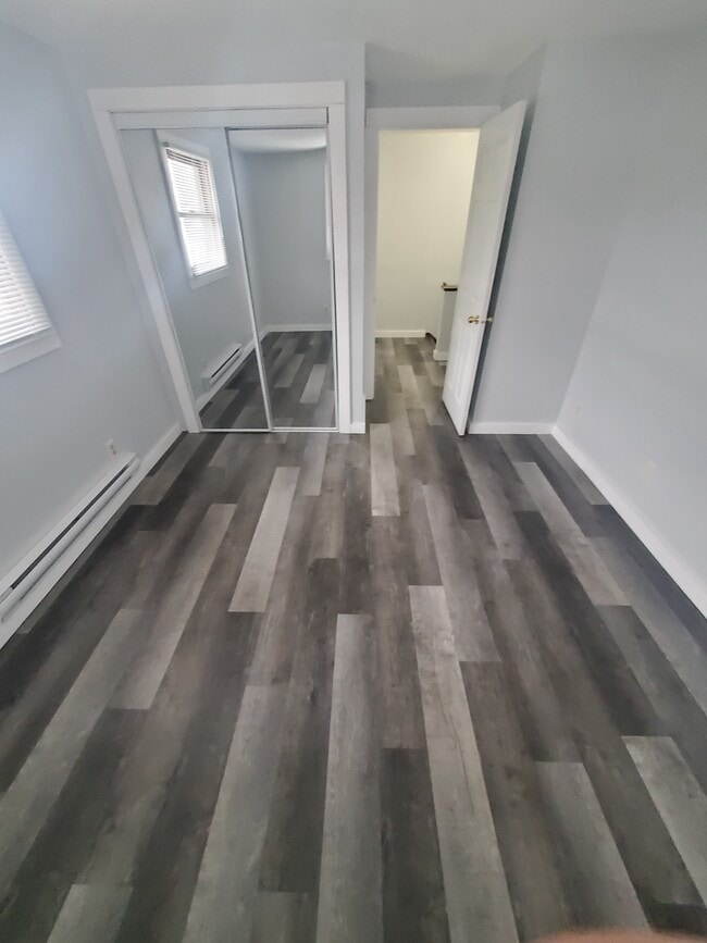 Building Photo - 426 18th Pl S