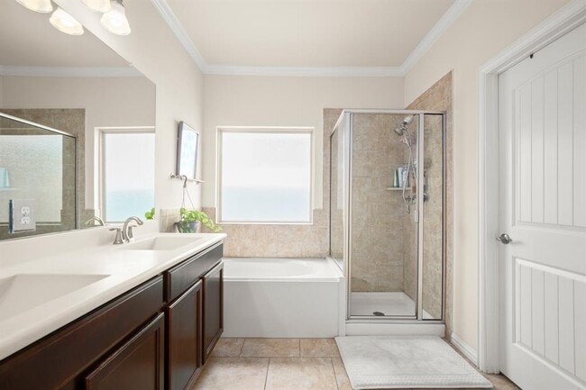 Building Photo - 10012 Epic Knoll Dr