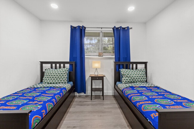 Building Photo - 2614 NW 8th St