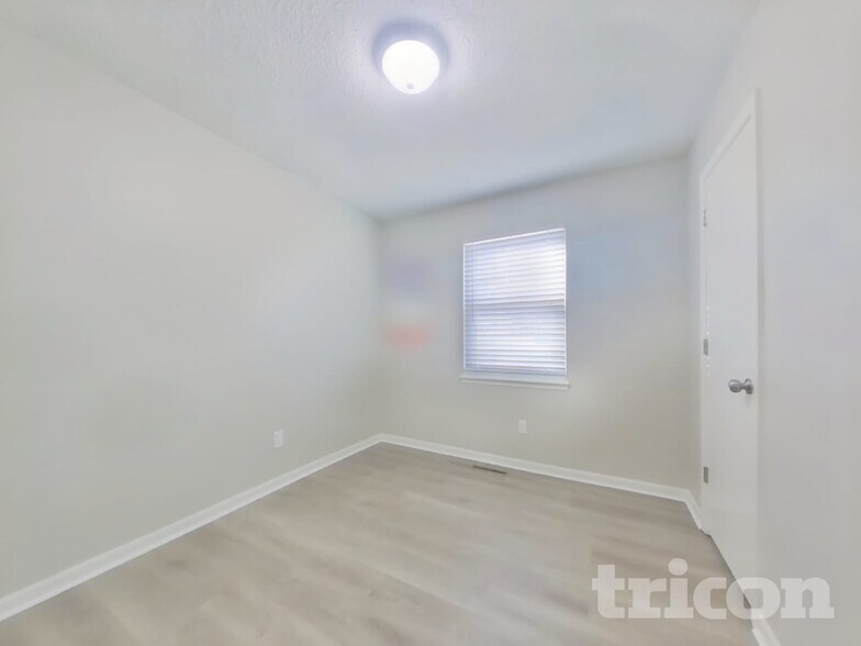 Building Photo - 15509 Kay Ave