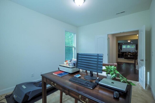 Building Photo - 411 Alamosa Pl