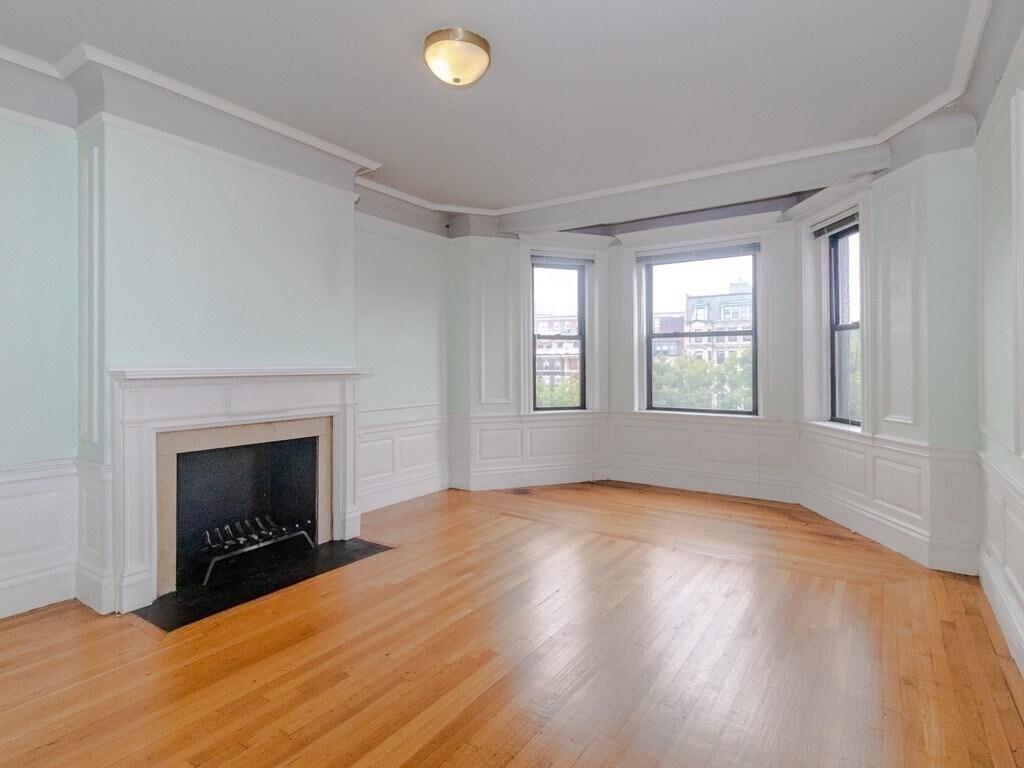 Building Photo - 470 Commonwealth Ave