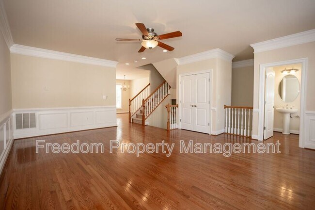 Building Photo - 16021 Pitner St