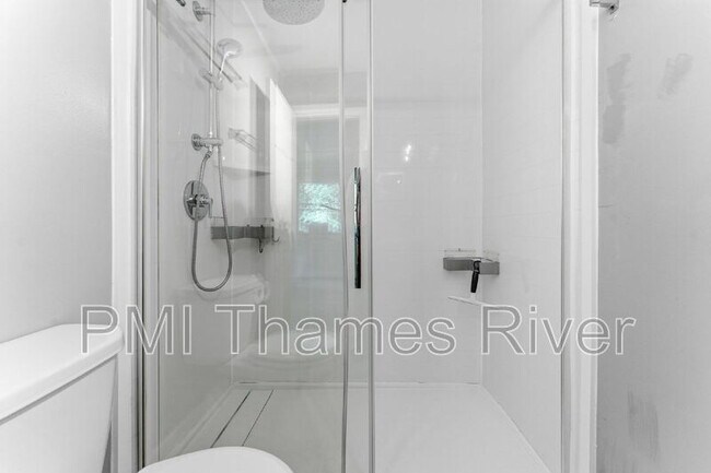 Building Photo - 33 Lodus Ct